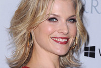 Winter-makeup-trends-2012-bright-lips-side